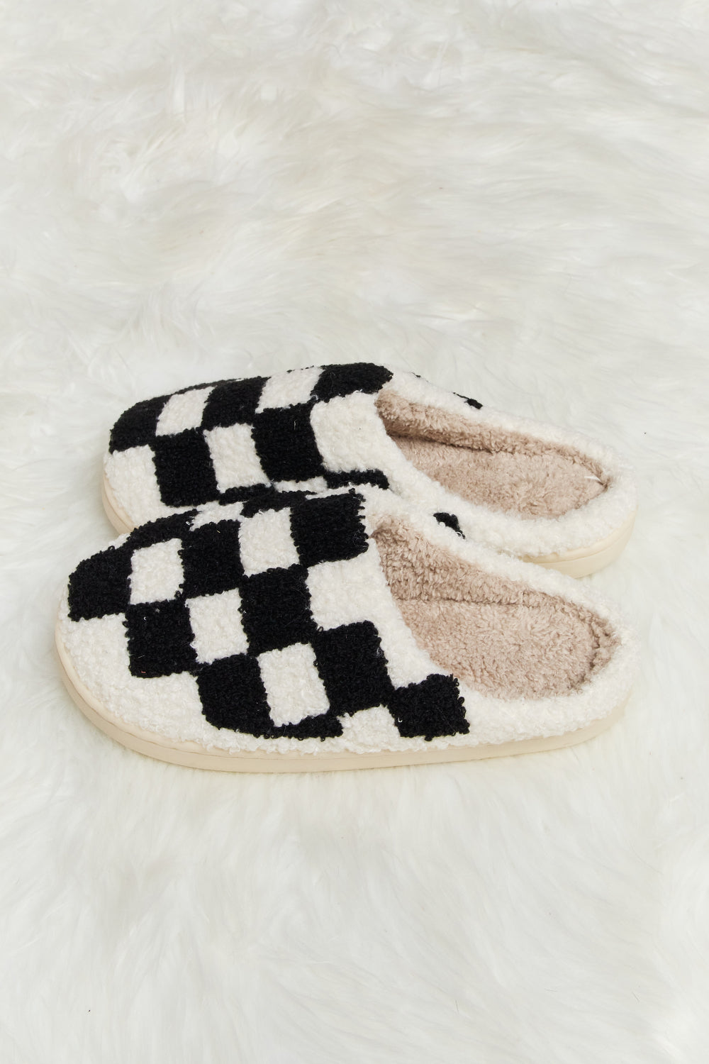 Melody Checkered Print Plush Slide Slippers - AMIN Clothing 