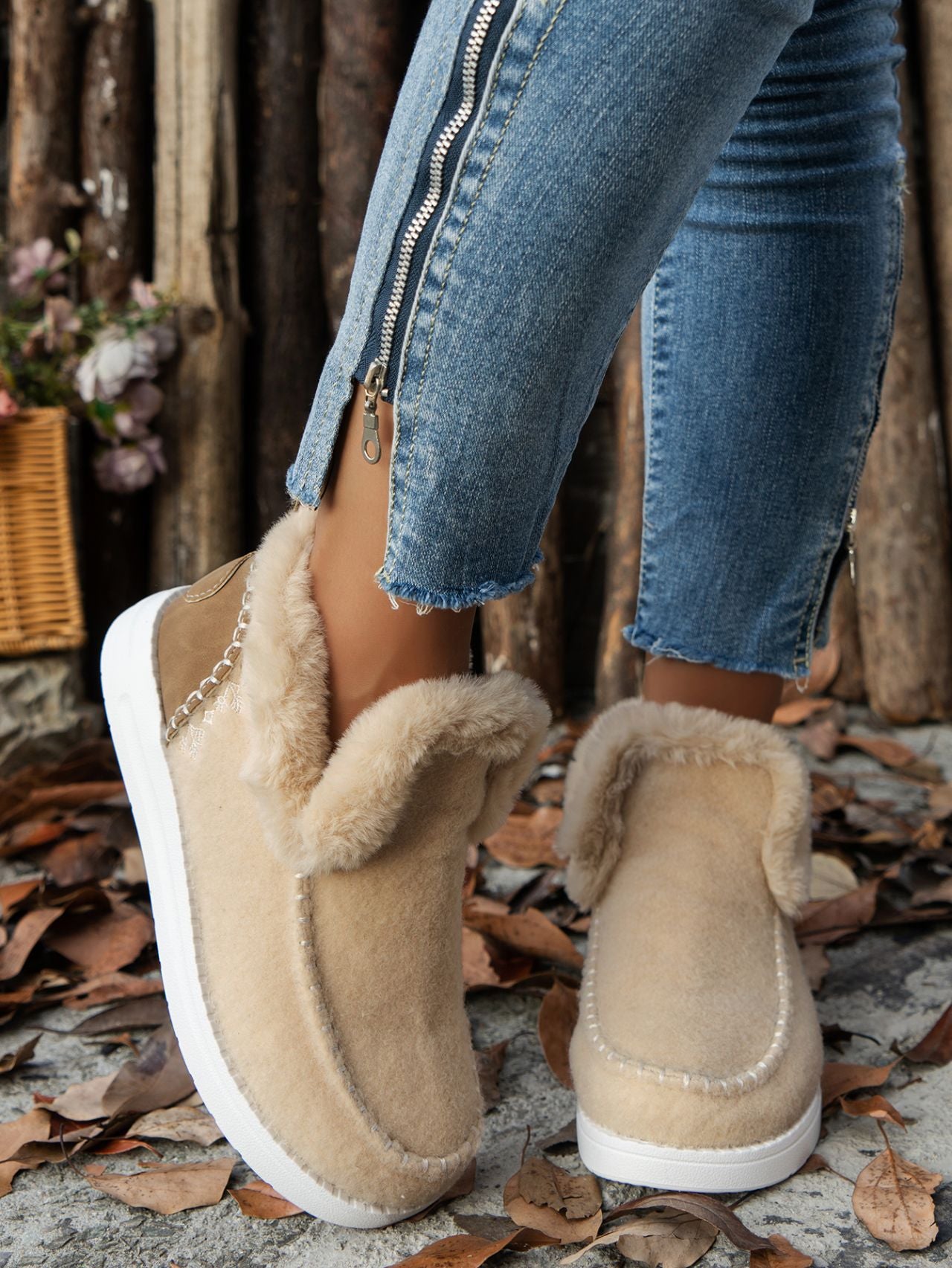 Furry Suede Round Toe Flat Sneakers - AMIN Clothing 