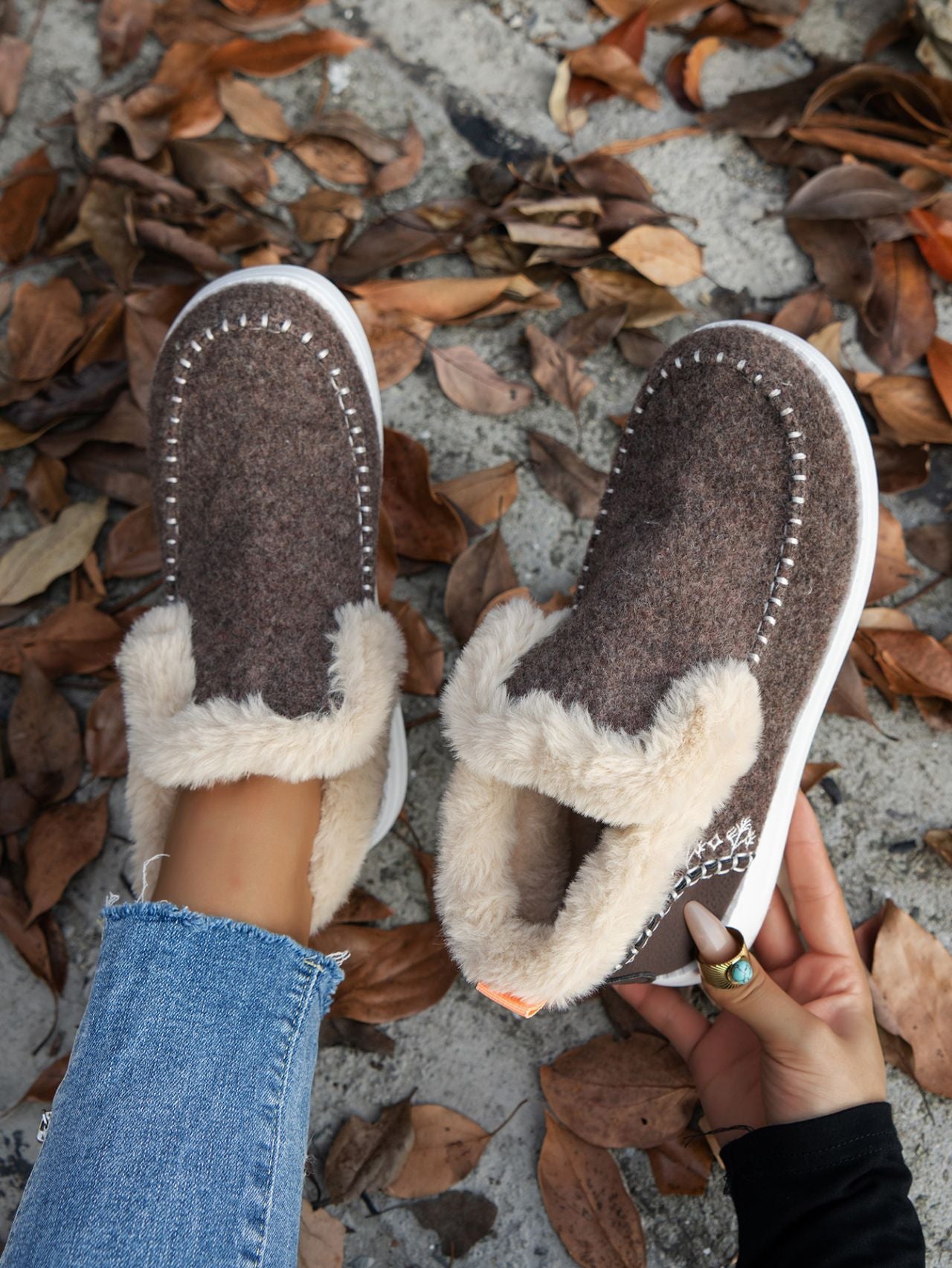 Furry Suede Round Toe Flat Sneakers - AMIN Clothing 