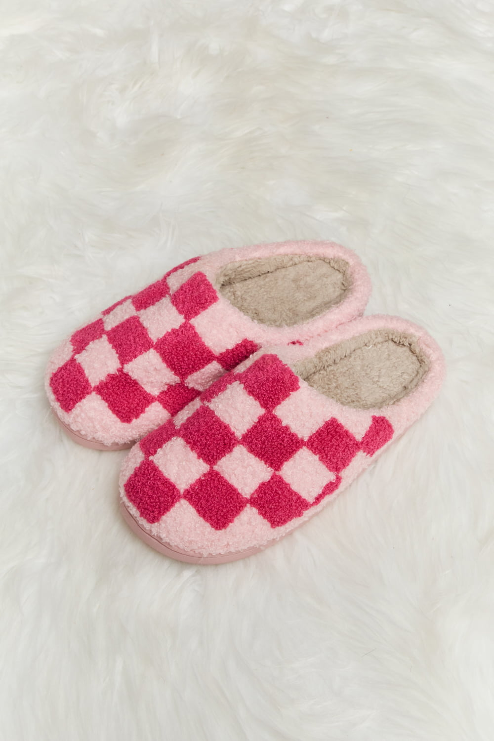 Melody Checkered Print Plush Slide Slippers - AMIN Clothing 