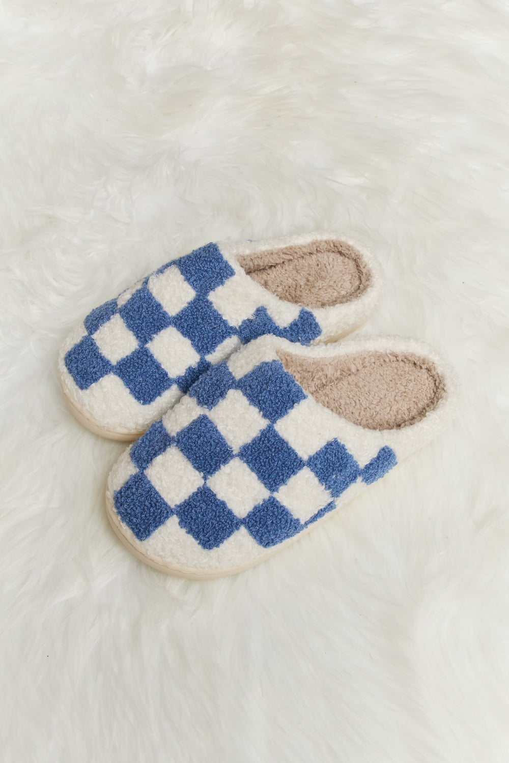 Melody Checkered Print Plush Slide Slippers - AMIN Clothing 